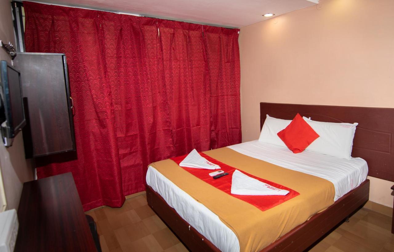 Hotel Boopathi Madurai Exteriör bild