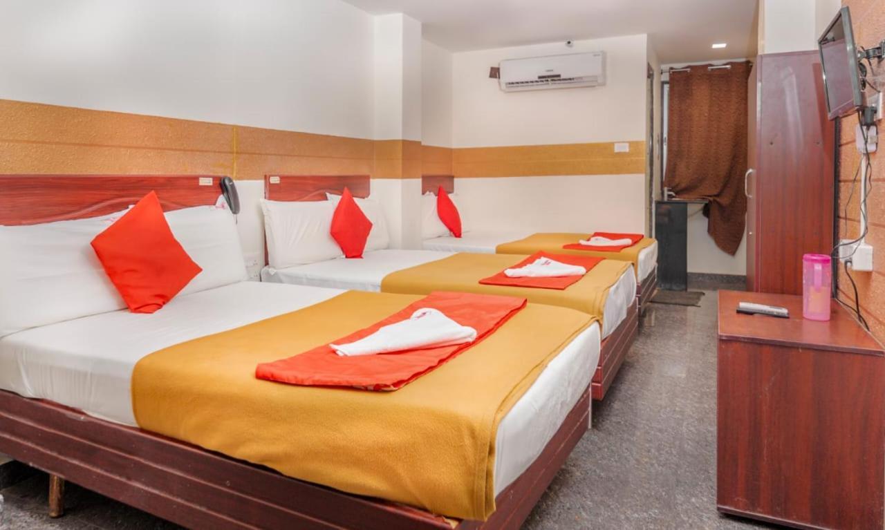 Hotel Boopathi Madurai Exteriör bild